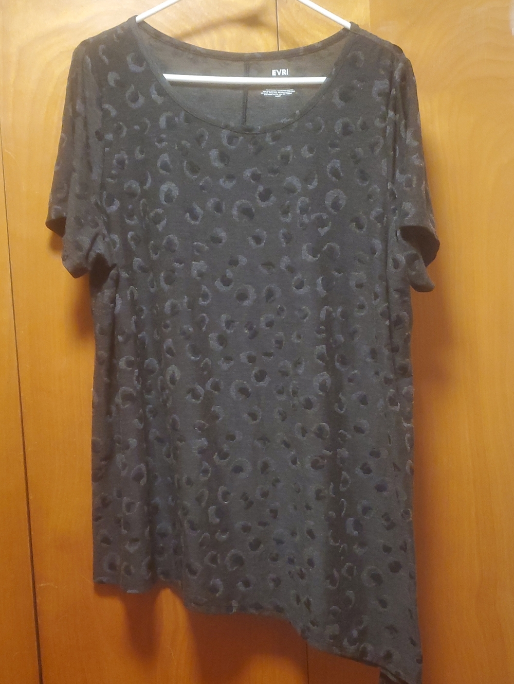 EVRI Black Short-Sleeve Leopard Print Tunic Top Size OX (14W)